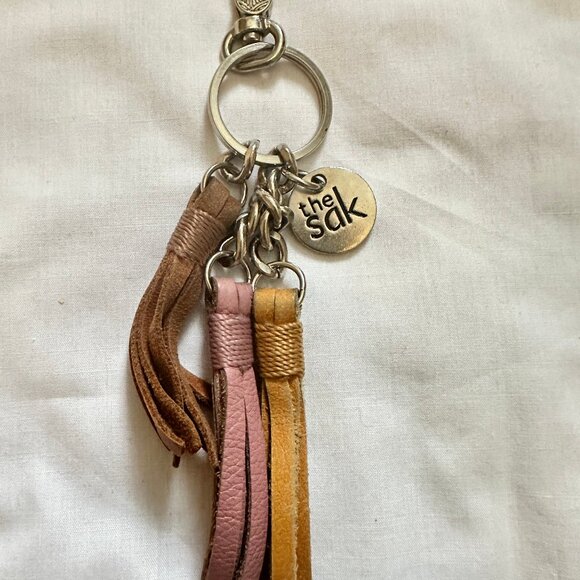 Fringed Tassels The Sak Purse Clip Charm Keychain Silver Toned Original - Picture 3 of 4